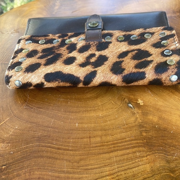 Patricia Nash leopard wallet with studs - Picture 5 of 12